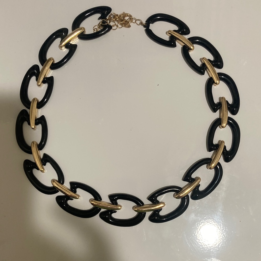Elegant Black and Gold Chain Necklace